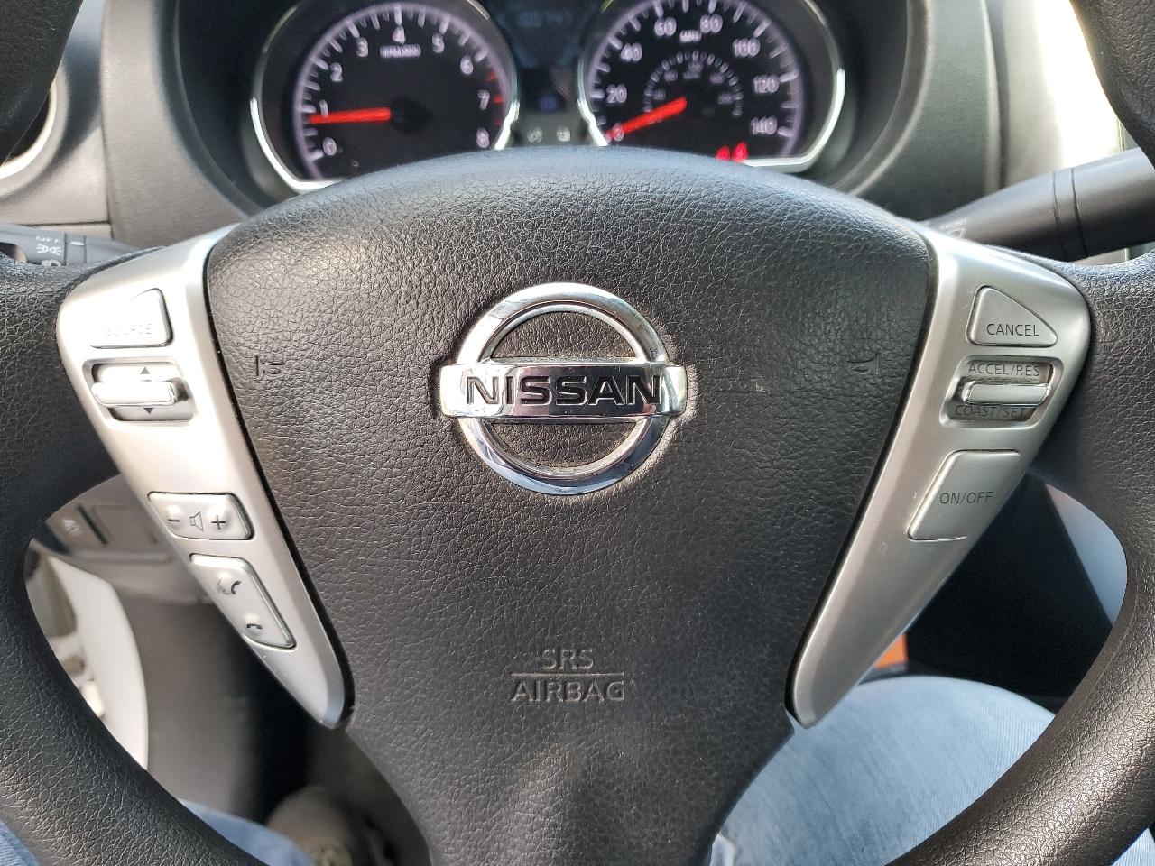 Nissan Versa 1.6 S 5M 2017