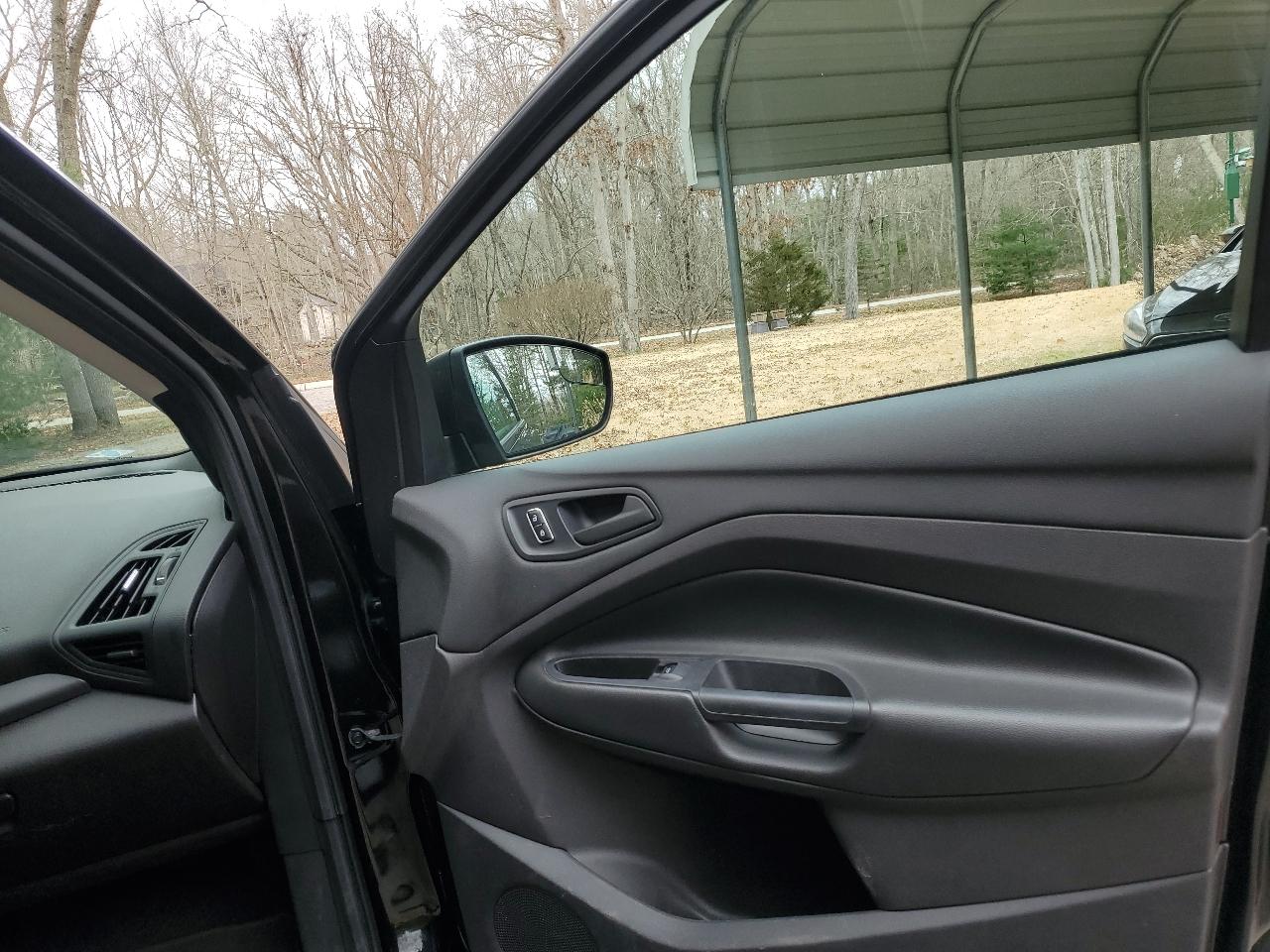 Ford Escape S FWD 2015