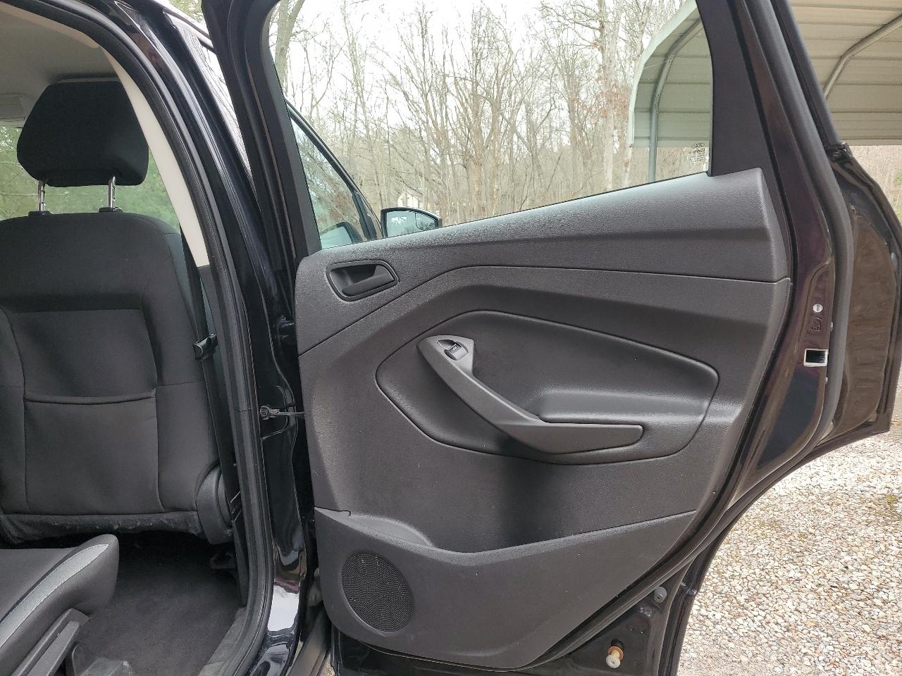 Ford Escape S FWD 2015