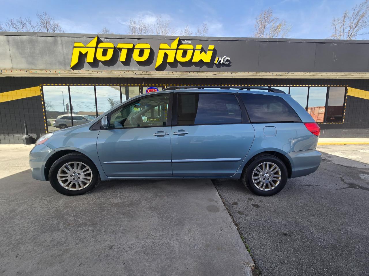 Toyota Sienna XLE FWD 2007