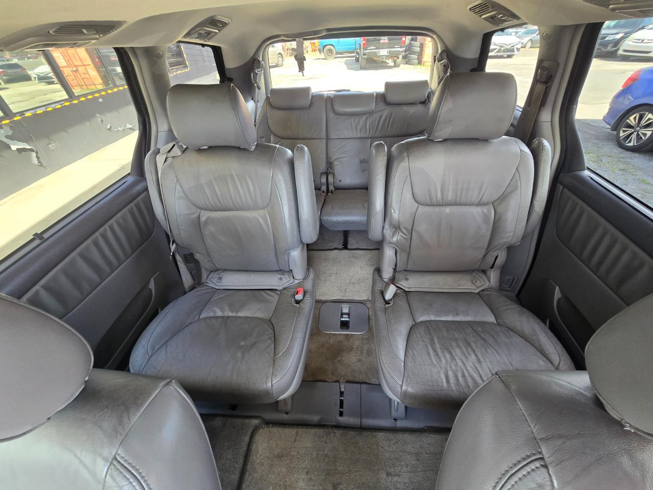 Toyota Sienna XLE FWD 2007