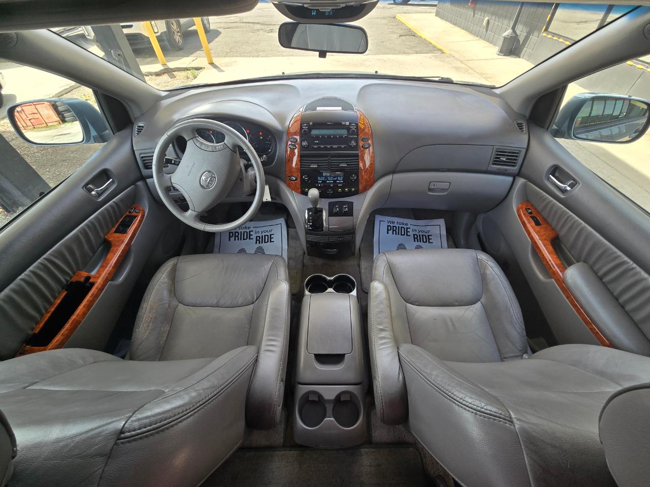 Toyota Sienna XLE FWD 2007