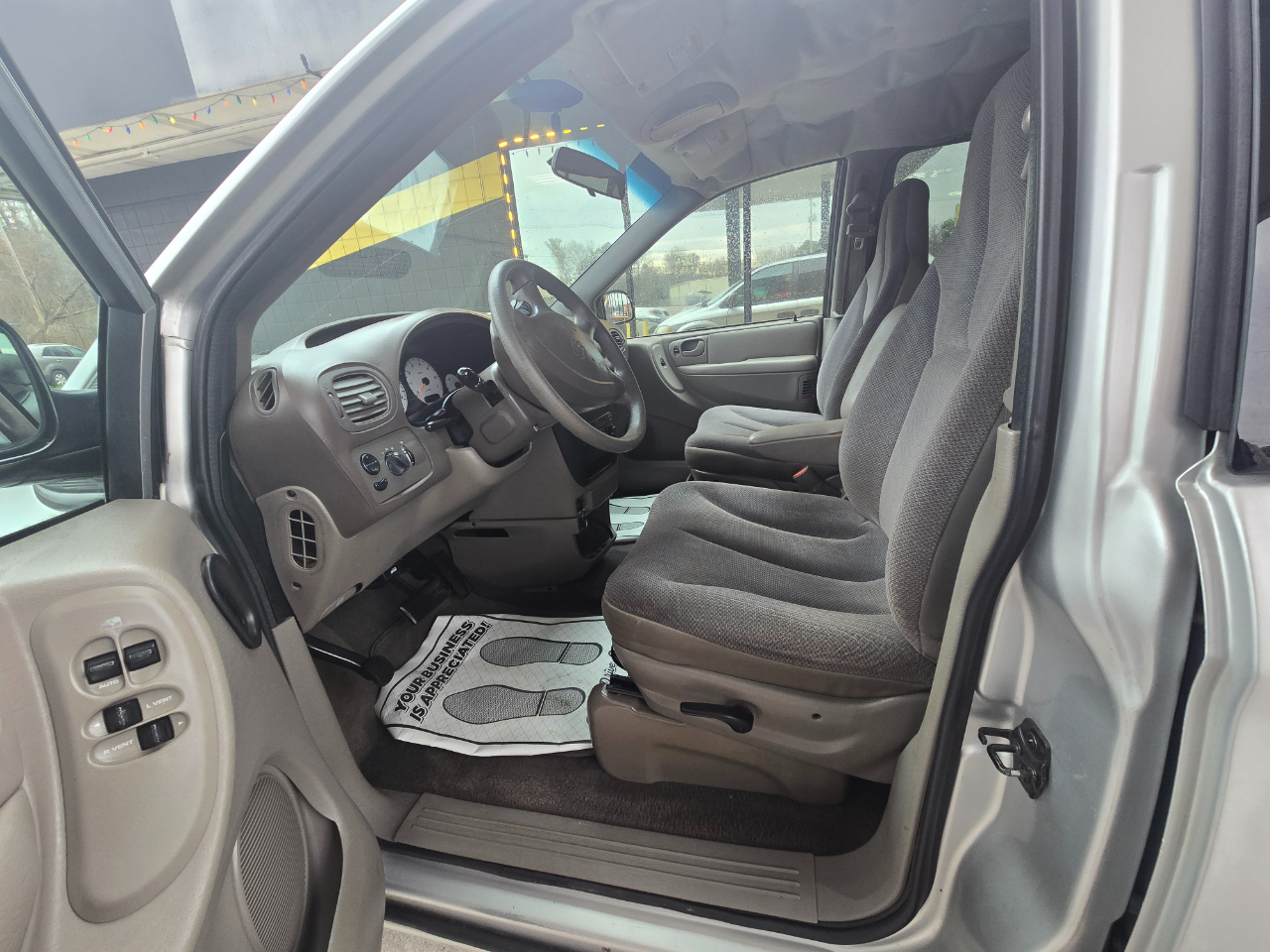 Dodge Caravan SE 2001