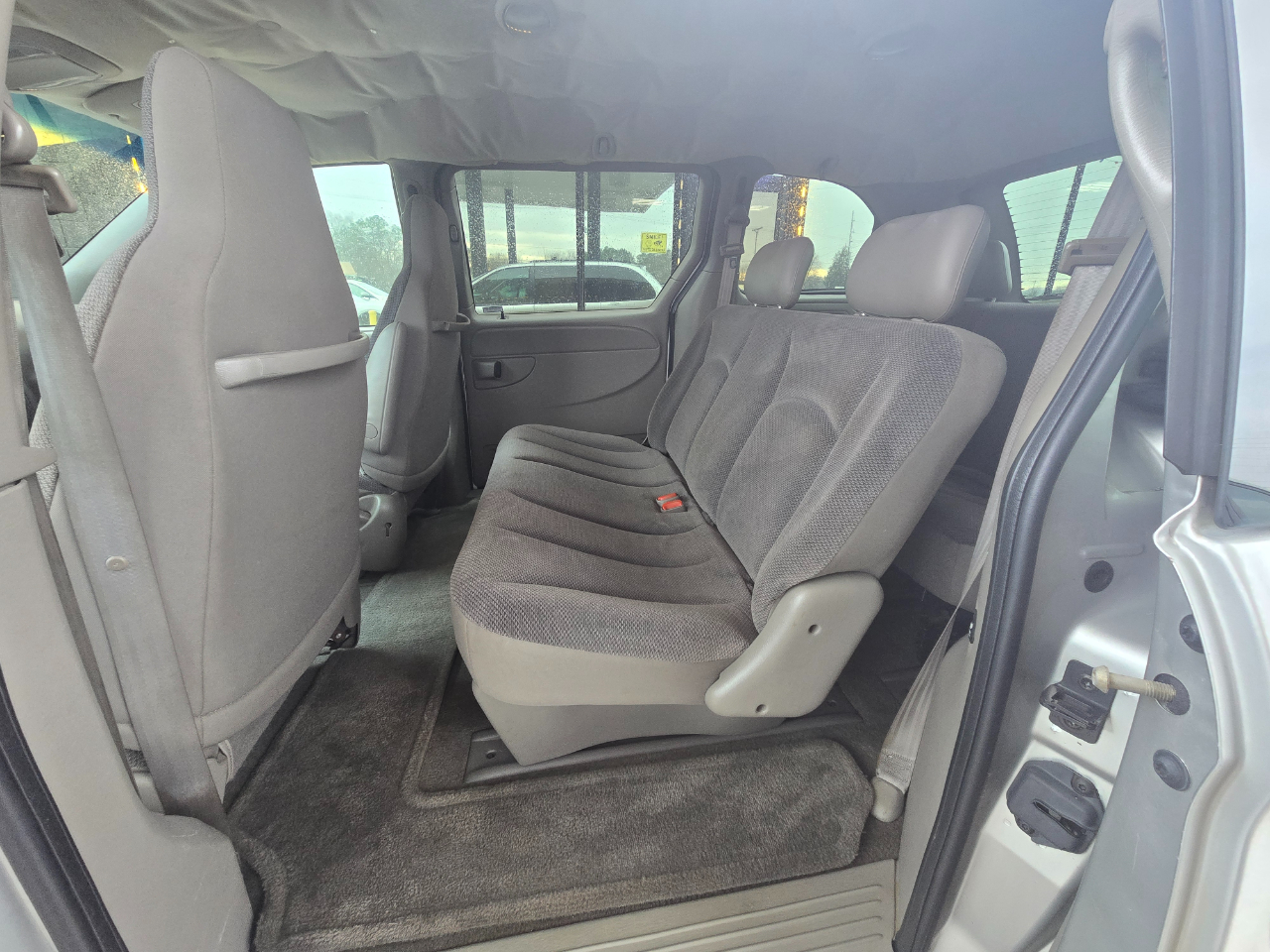 Dodge Caravan SE 2001