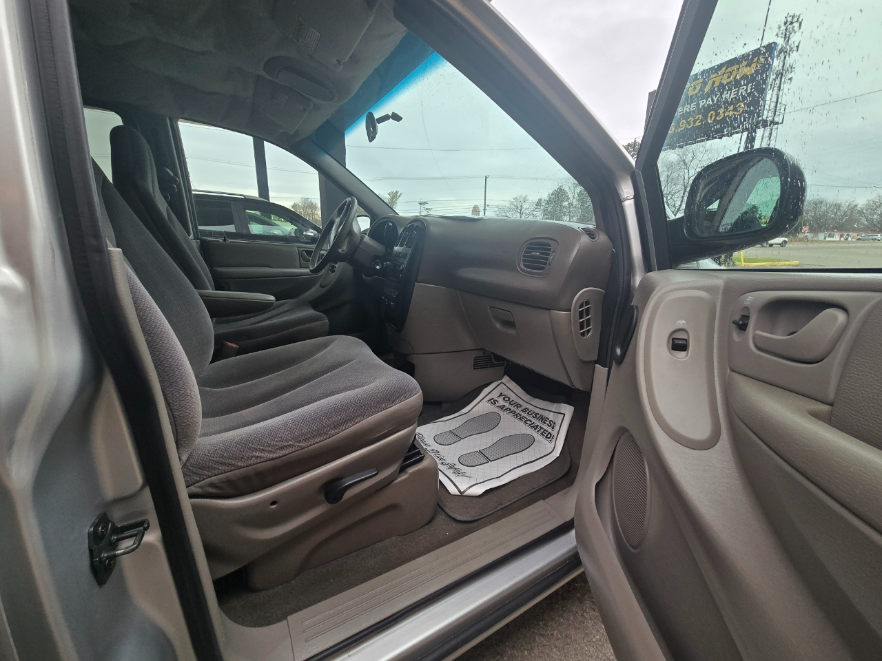 Dodge Caravan SE 2001