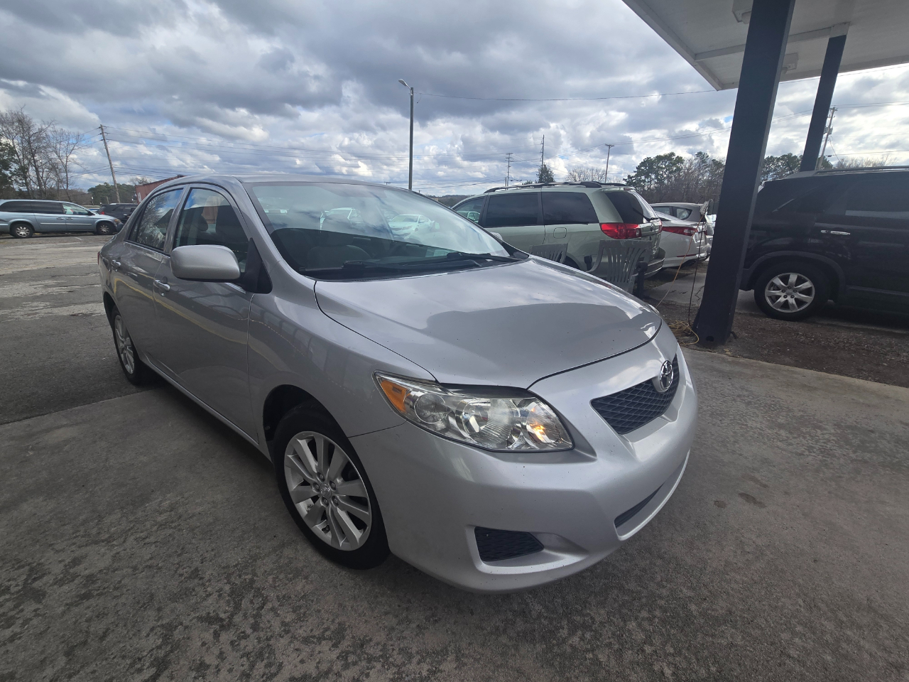 Toyota Corolla Base 4-Speed AT 2010