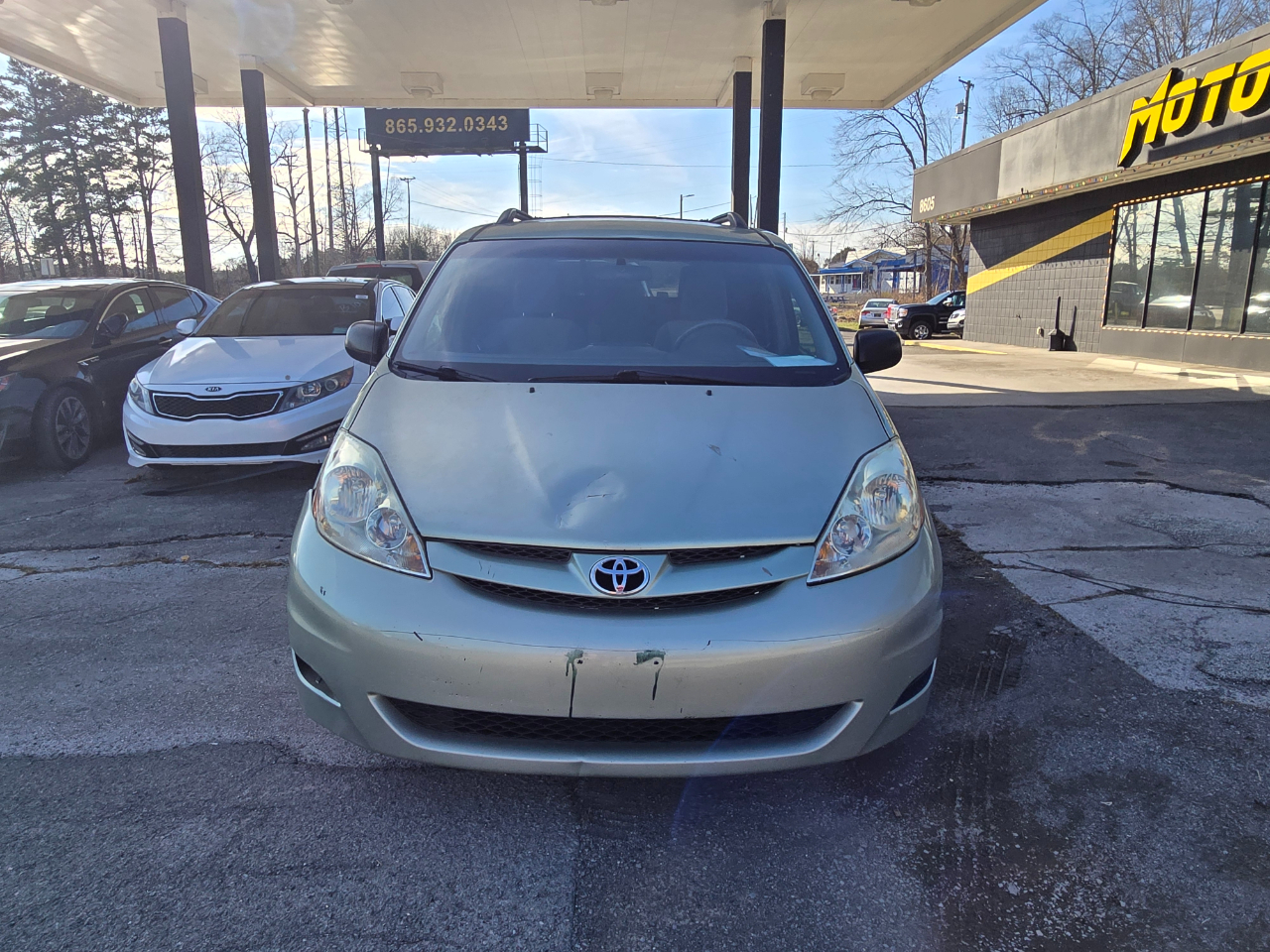 Toyota Sienna CE FWD 7-Passenger 2009