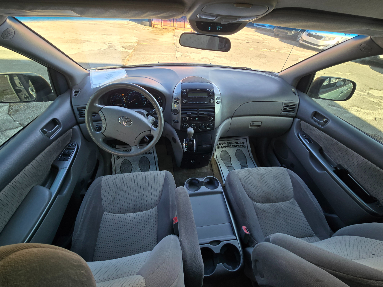 Toyota Sienna CE FWD 7-Passenger 2009