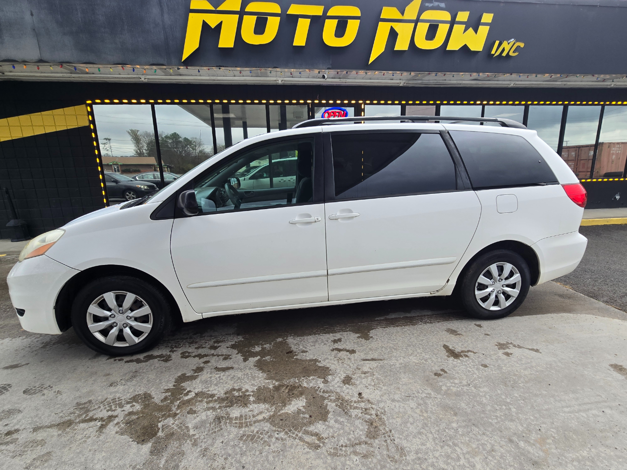 Toyota Sienna CE FWD 7-Passenger 2007