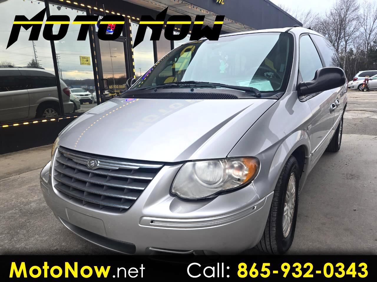 2005 Chrysler Town & Country Touring