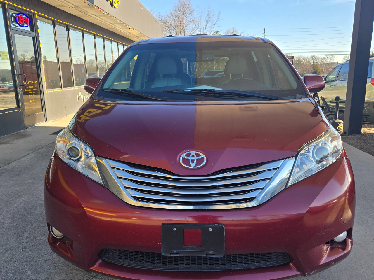 Toyota Sienna XLE FWD 8-Passenger V6 2012