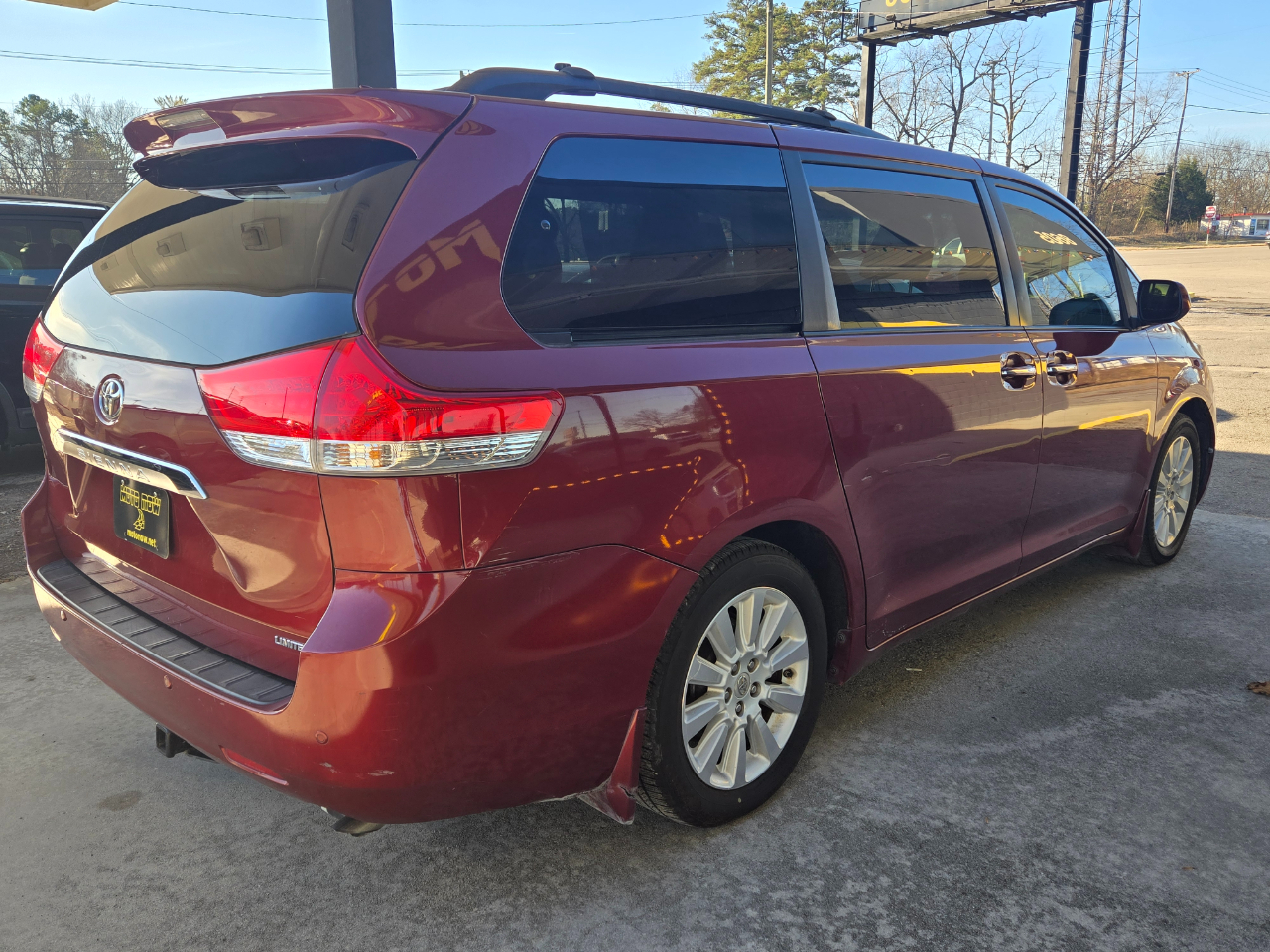 Toyota Sienna XLE FWD 8-Passenger V6 2012