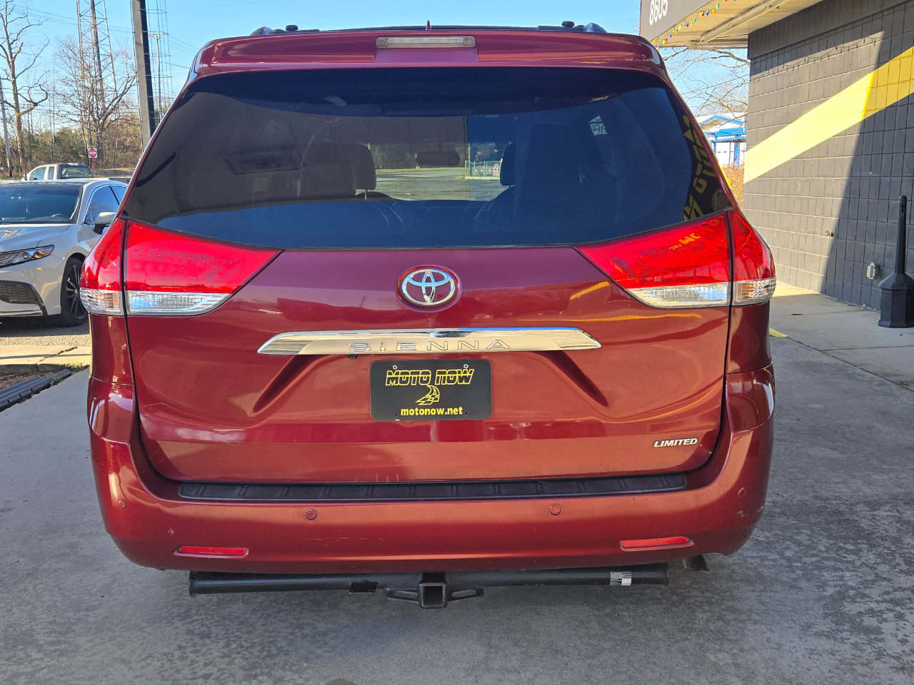 Toyota Sienna XLE FWD 8-Passenger V6 2012