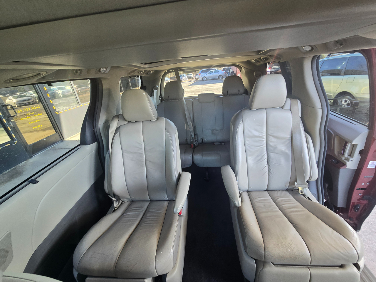 Toyota Sienna XLE FWD 8-Passenger V6 2012
