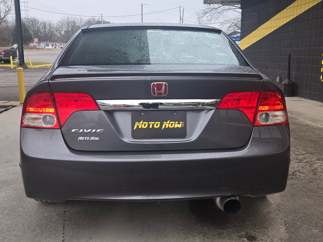 Honda Civic LX-S Sedan 5-Speed AT 2011