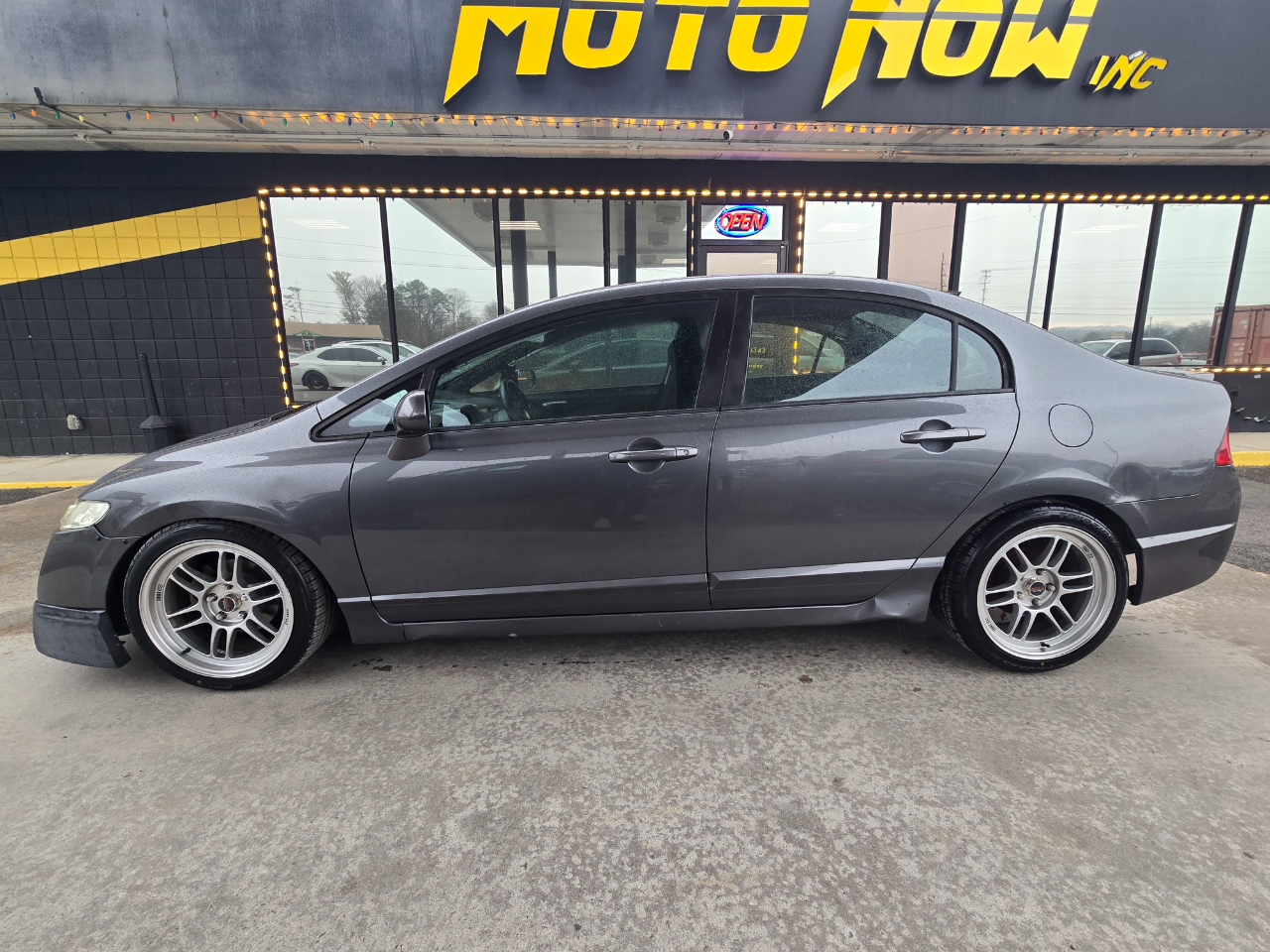 Honda Civic LX-S Sedan 5-Speed AT 2011