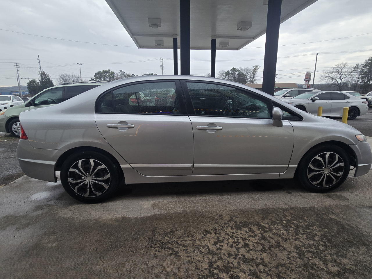 Honda Civic LX Sedan 5-Speed AT 2011