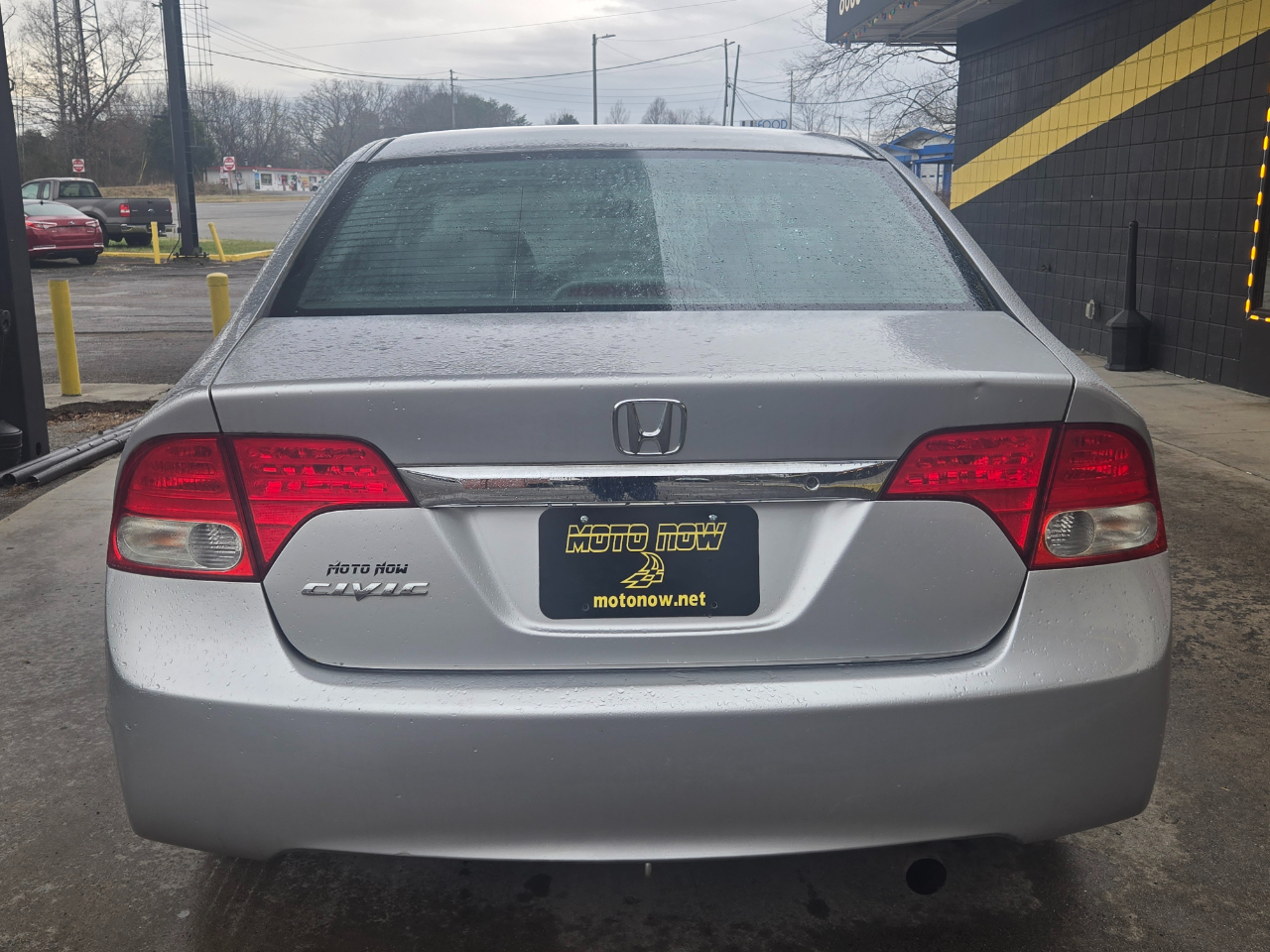Honda Civic LX Sedan 5-Speed AT 2011