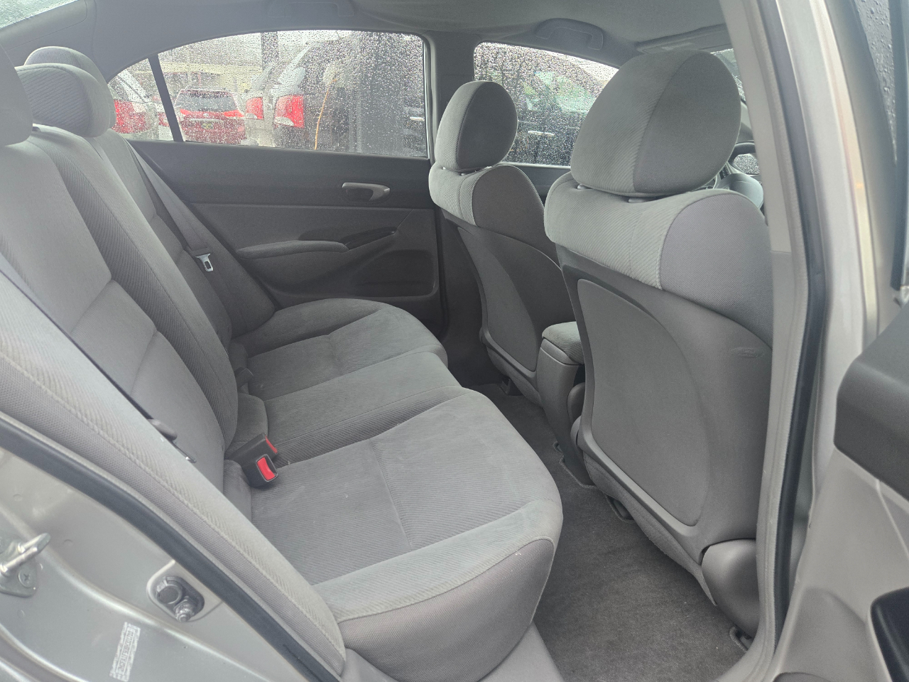 Honda Civic LX Sedan 5-Speed AT 2011