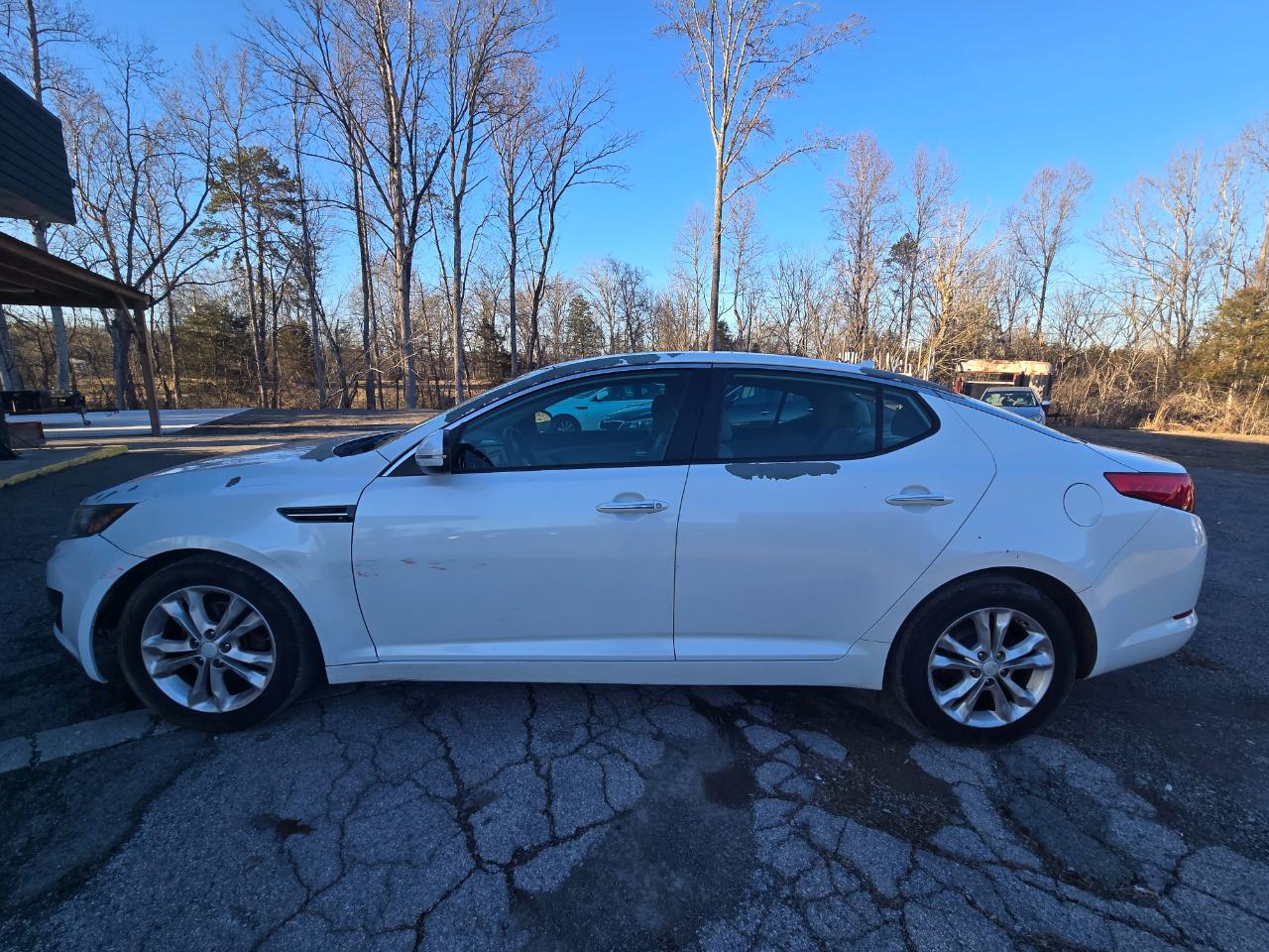 Kia Optima LX MT 2013