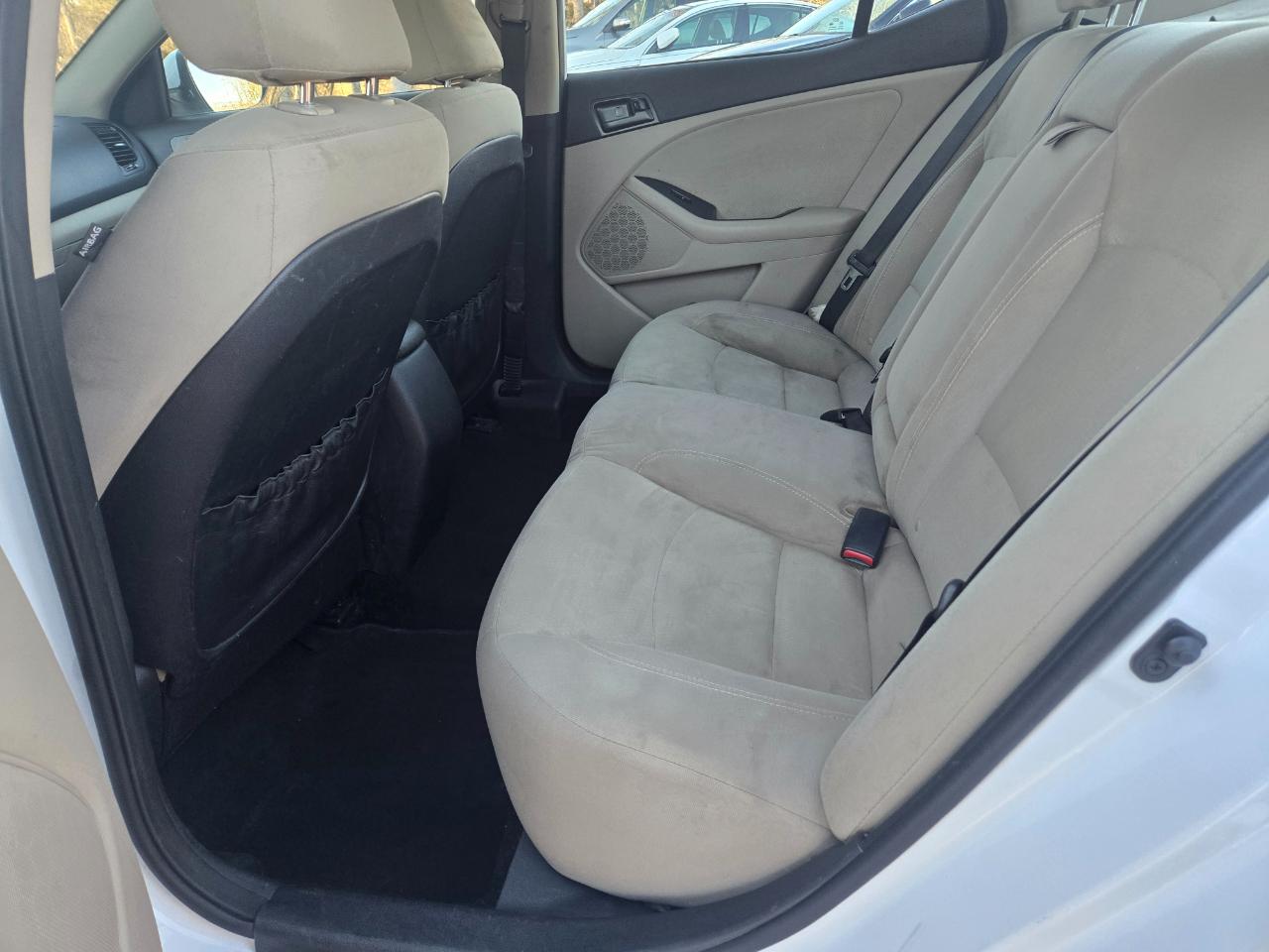 Kia Optima LX MT 2013