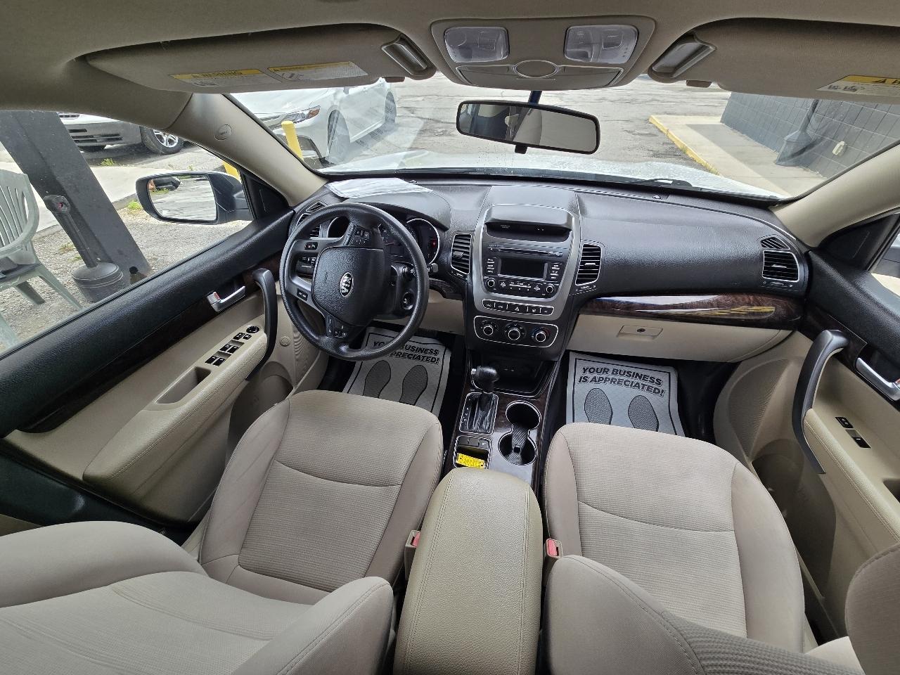 Kia Sorento LX 2WD 2014