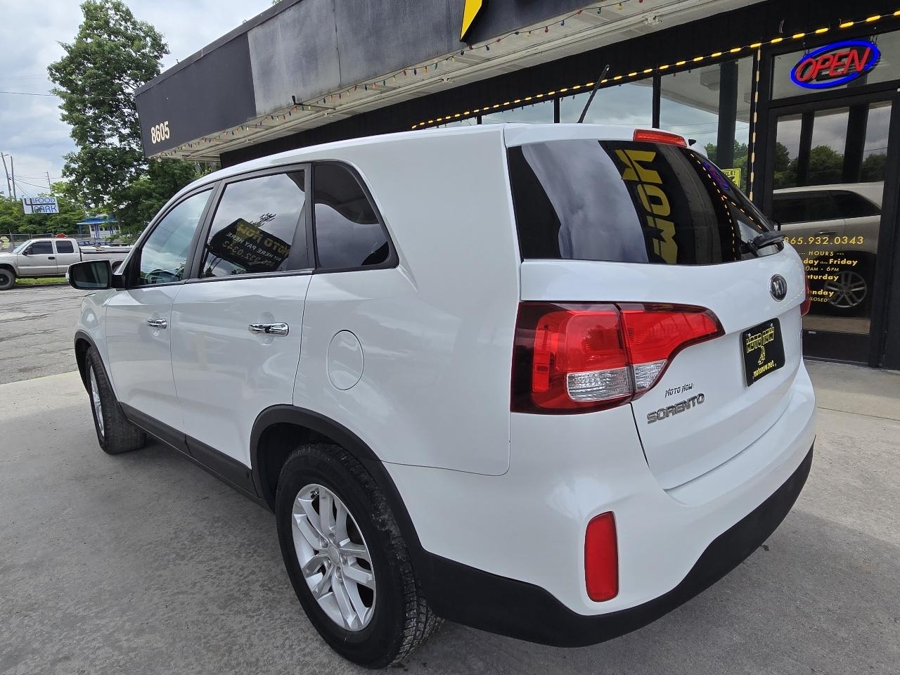 Kia Sorento LX 2WD 2014