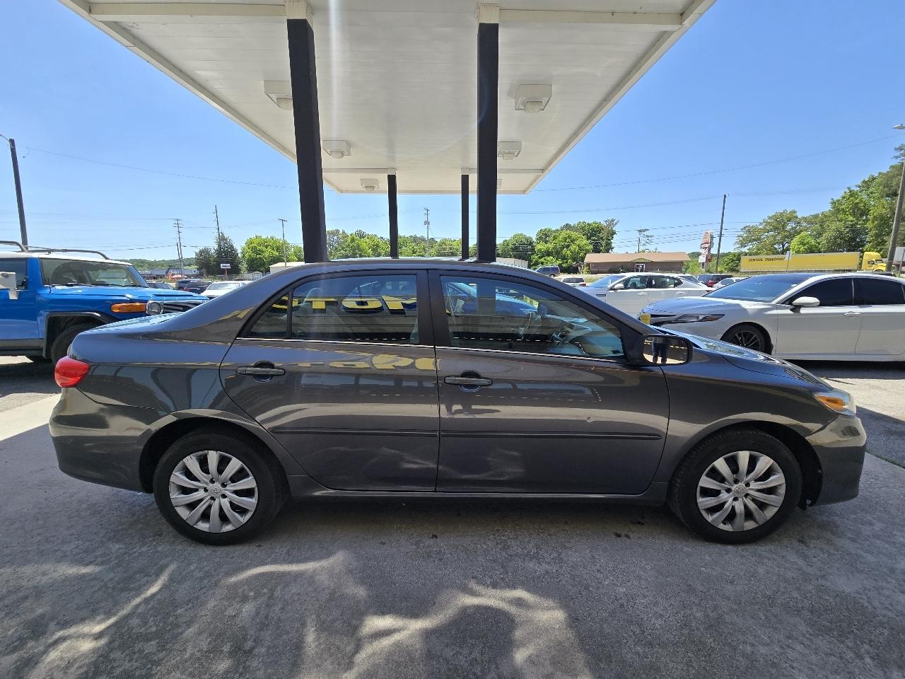 Toyota Corolla S 5-Speed MT 2013