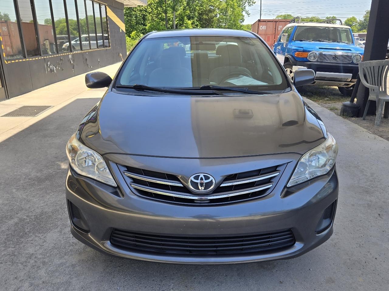 Toyota Corolla S 5-Speed MT 2013