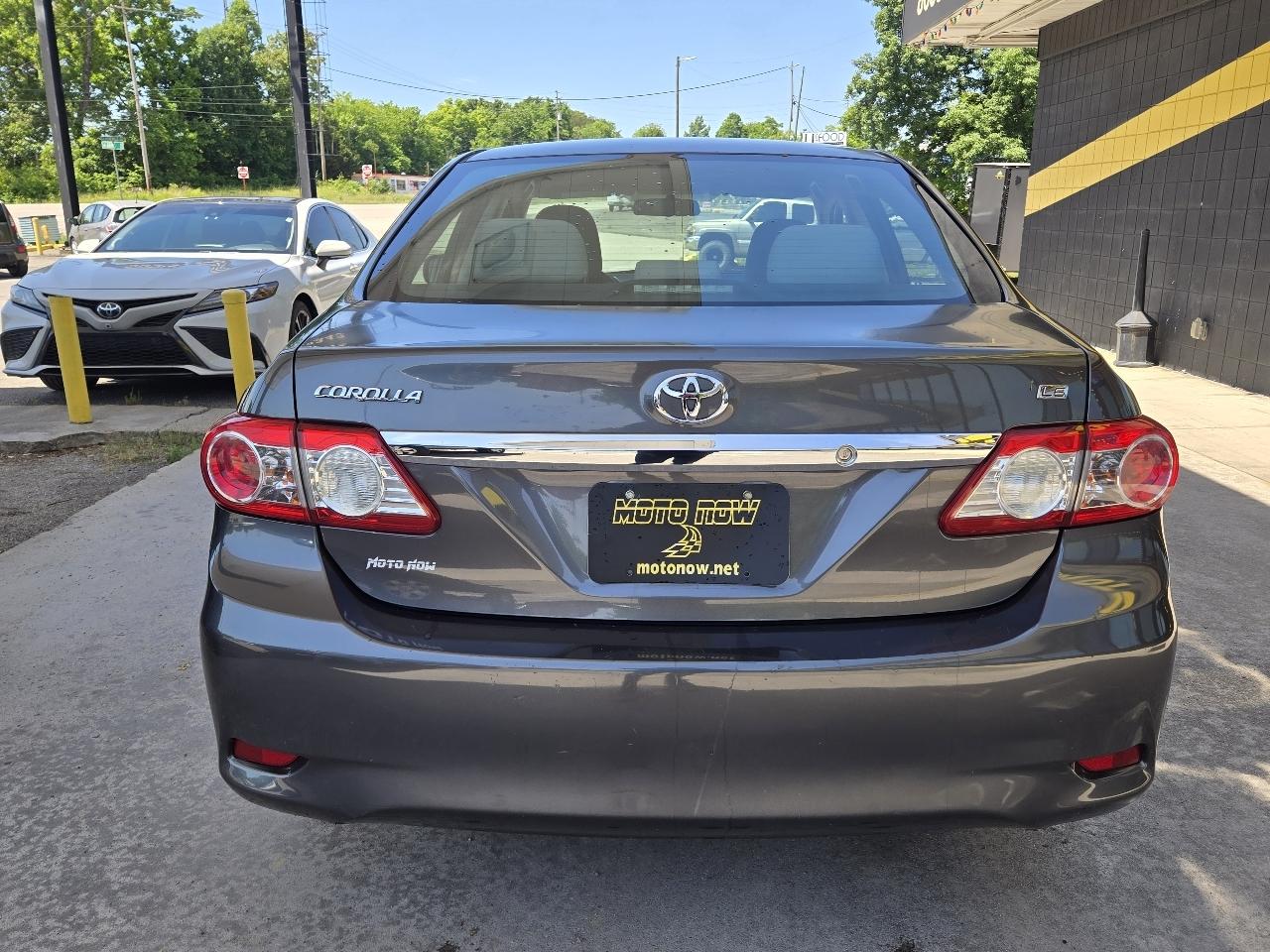 Toyota Corolla S 5-Speed MT 2013