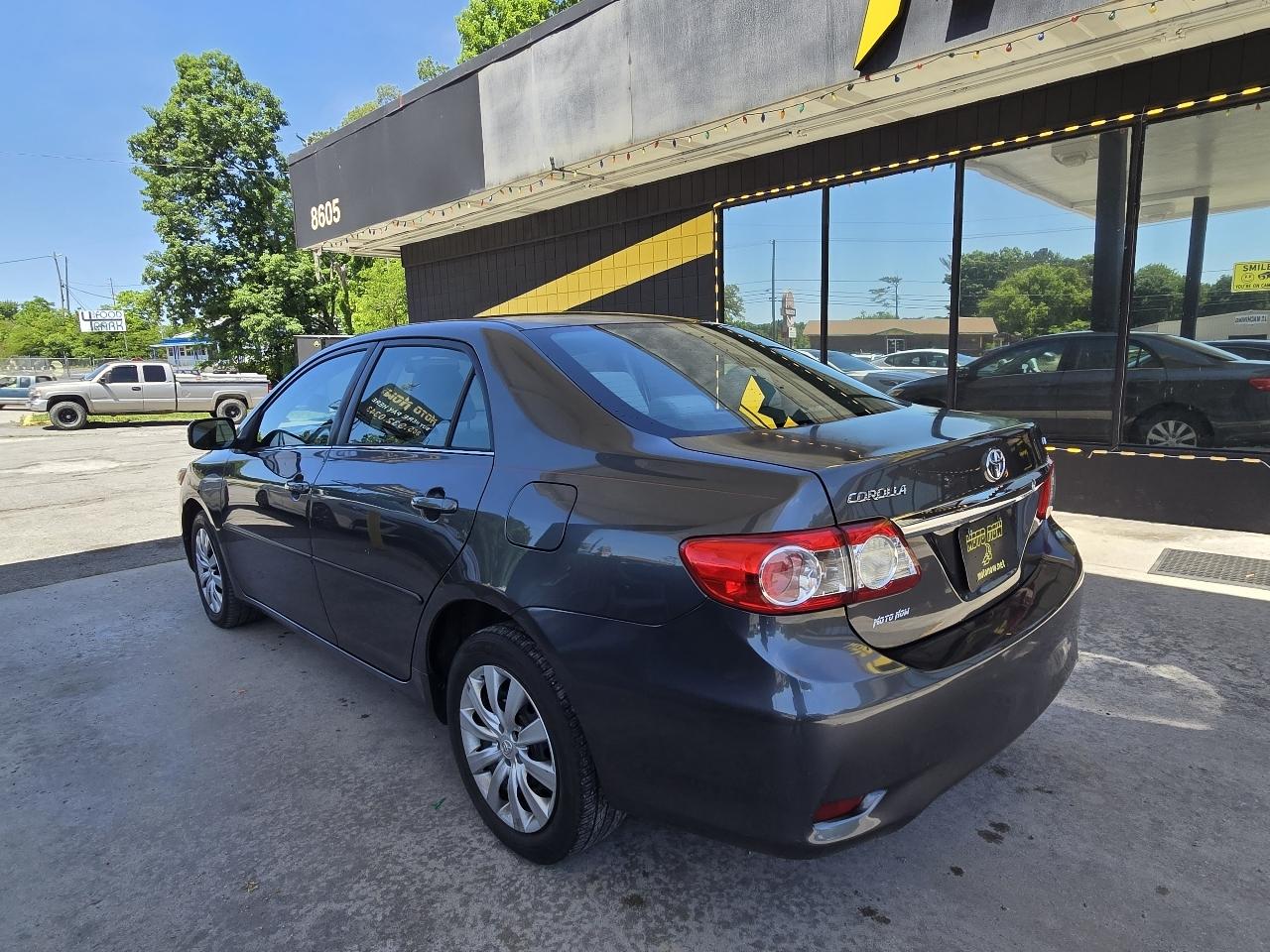 Toyota Corolla S 5-Speed MT 2013