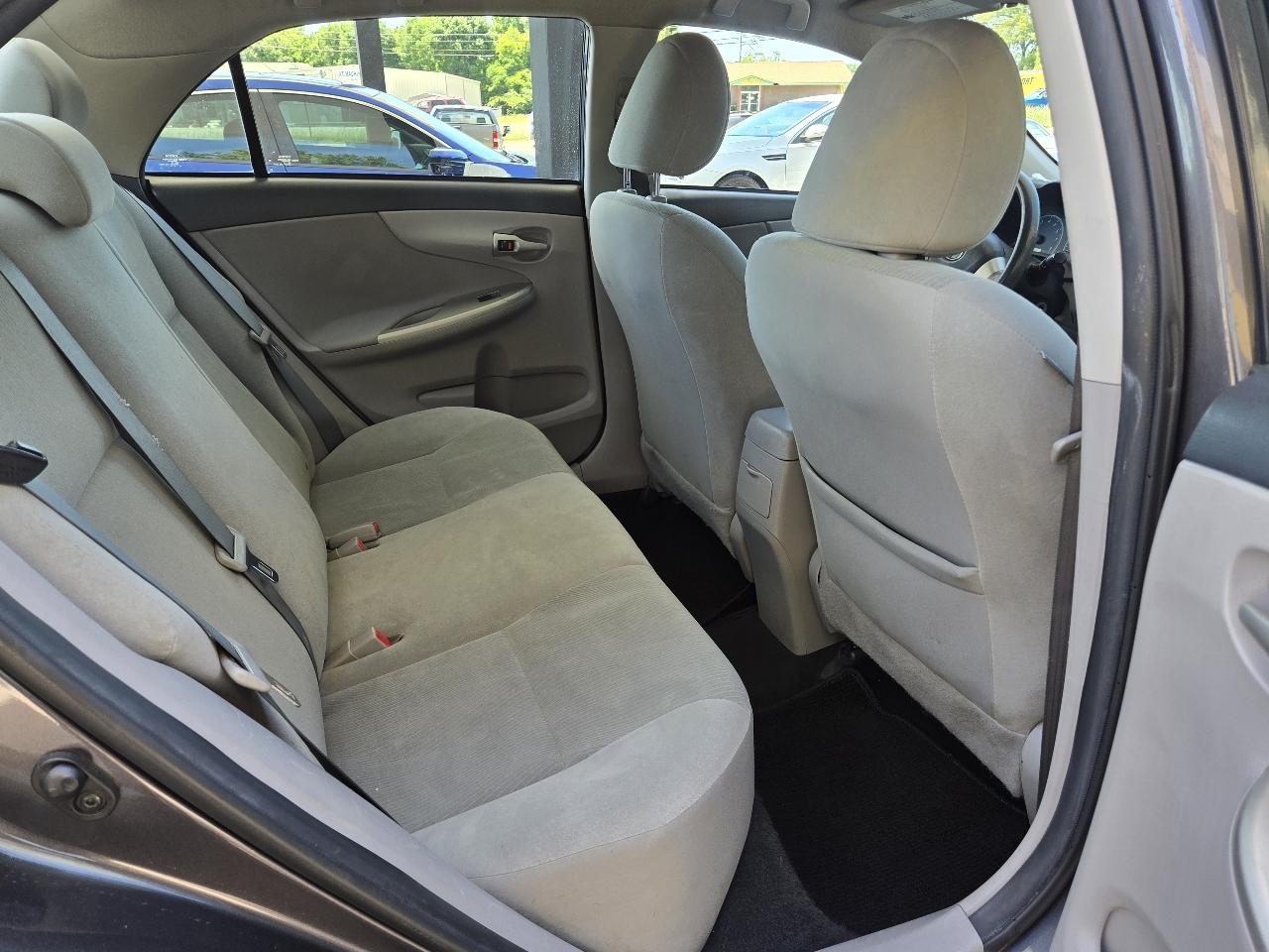 Toyota Corolla S 5-Speed MT 2013