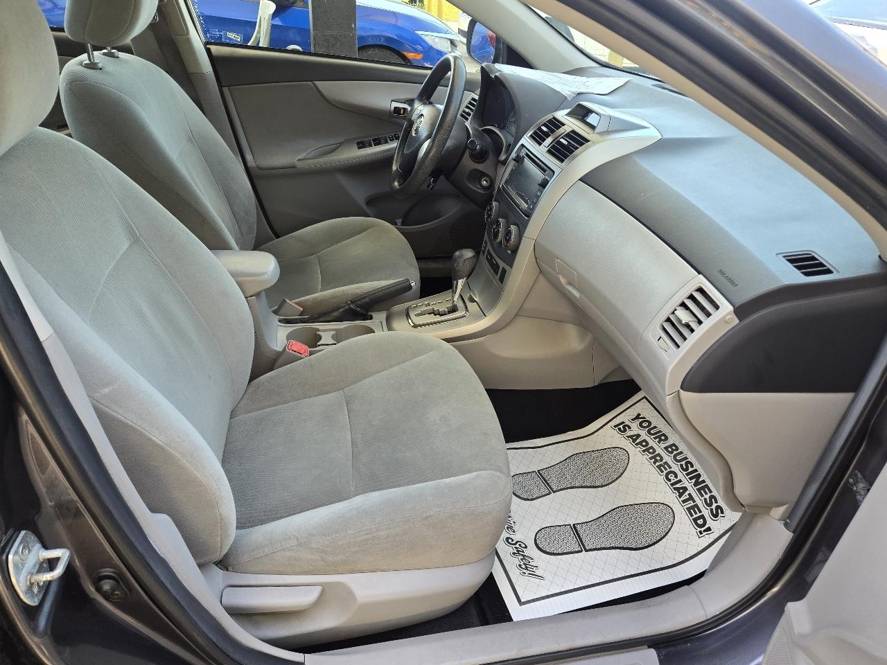 Toyota Corolla S 5-Speed MT 2013