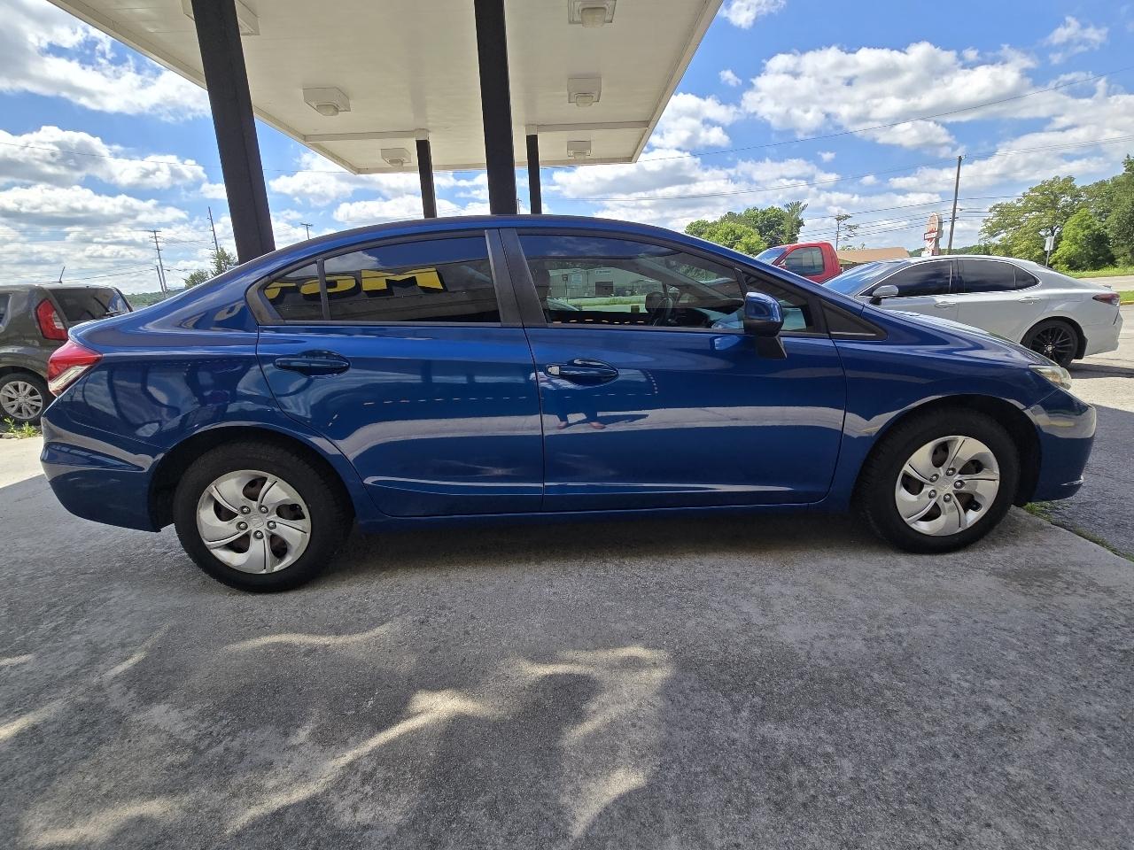 Honda Civic LX Sedan 5-Speed AT 2013