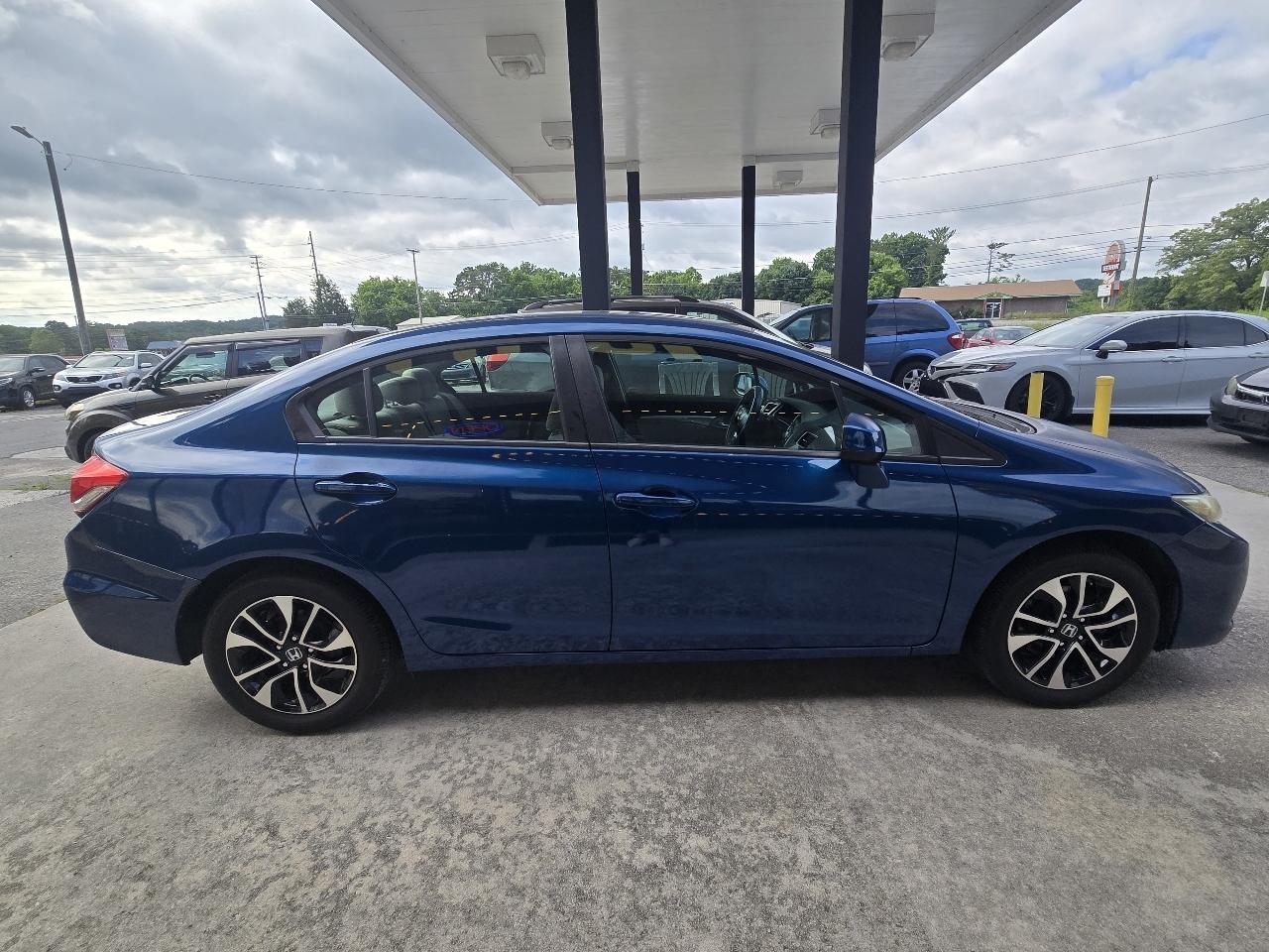 Honda Civic EX Sedan 5-Speed AT 2013