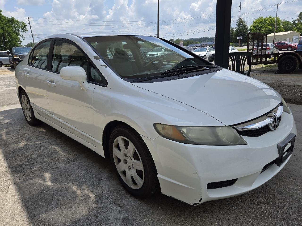 Honda Civic LX Sedan 5-Speed AT 2011