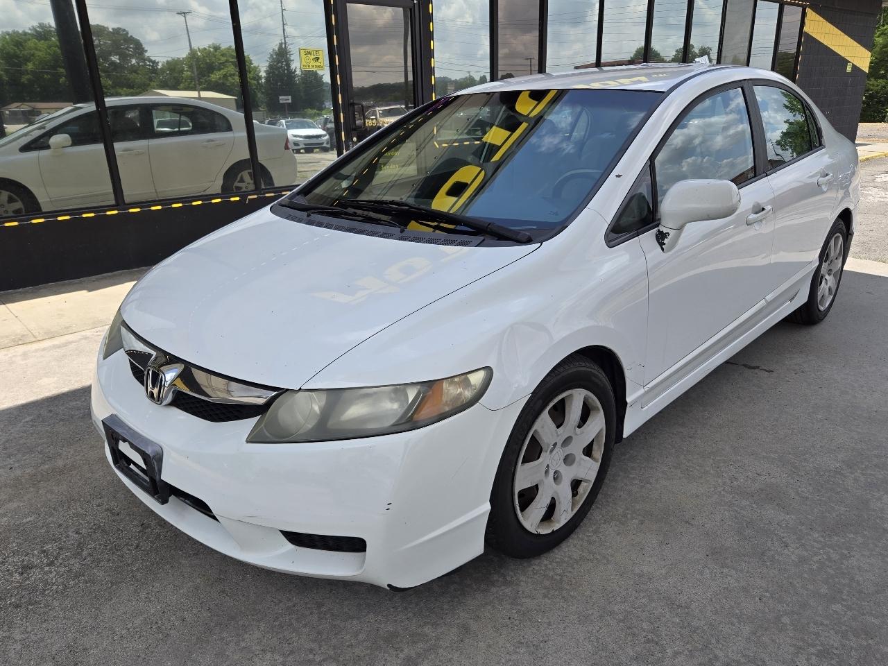 Honda Civic LX Sedan 5-Speed AT 2011