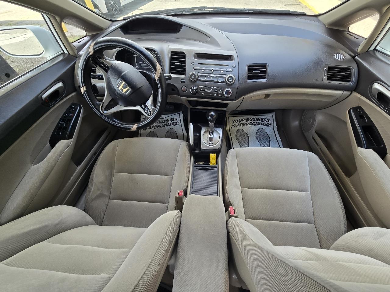 Honda Civic LX Sedan 5-Speed AT 2011