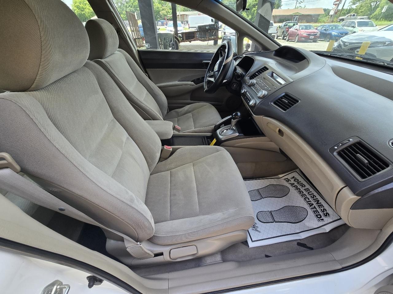 Honda Civic LX Sedan 5-Speed AT 2011