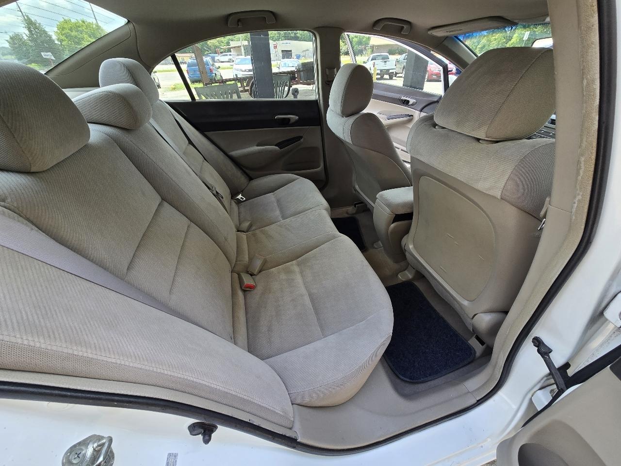 Honda Civic LX Sedan 5-Speed AT 2011