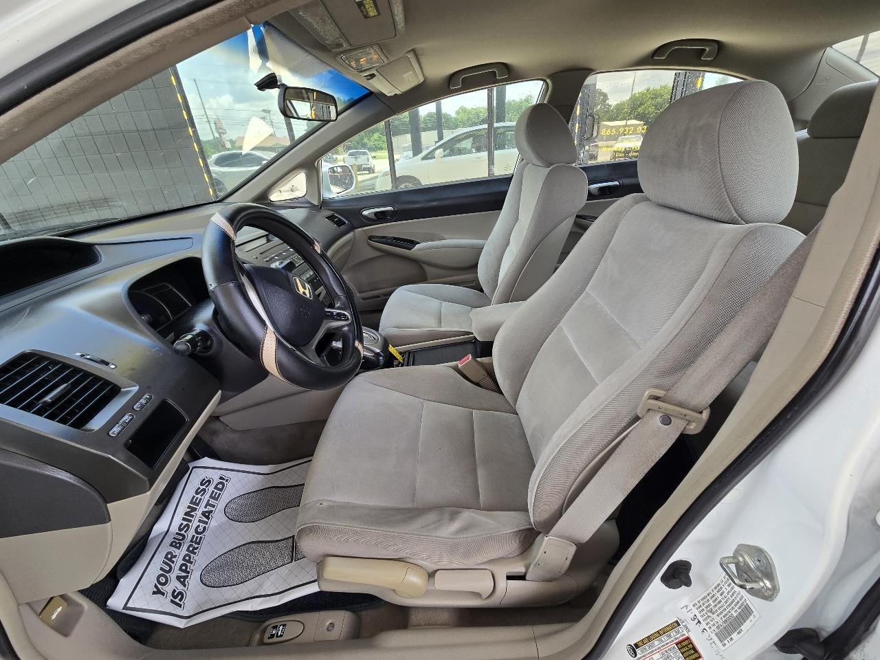 Honda Civic LX Sedan 5-Speed AT 2011
