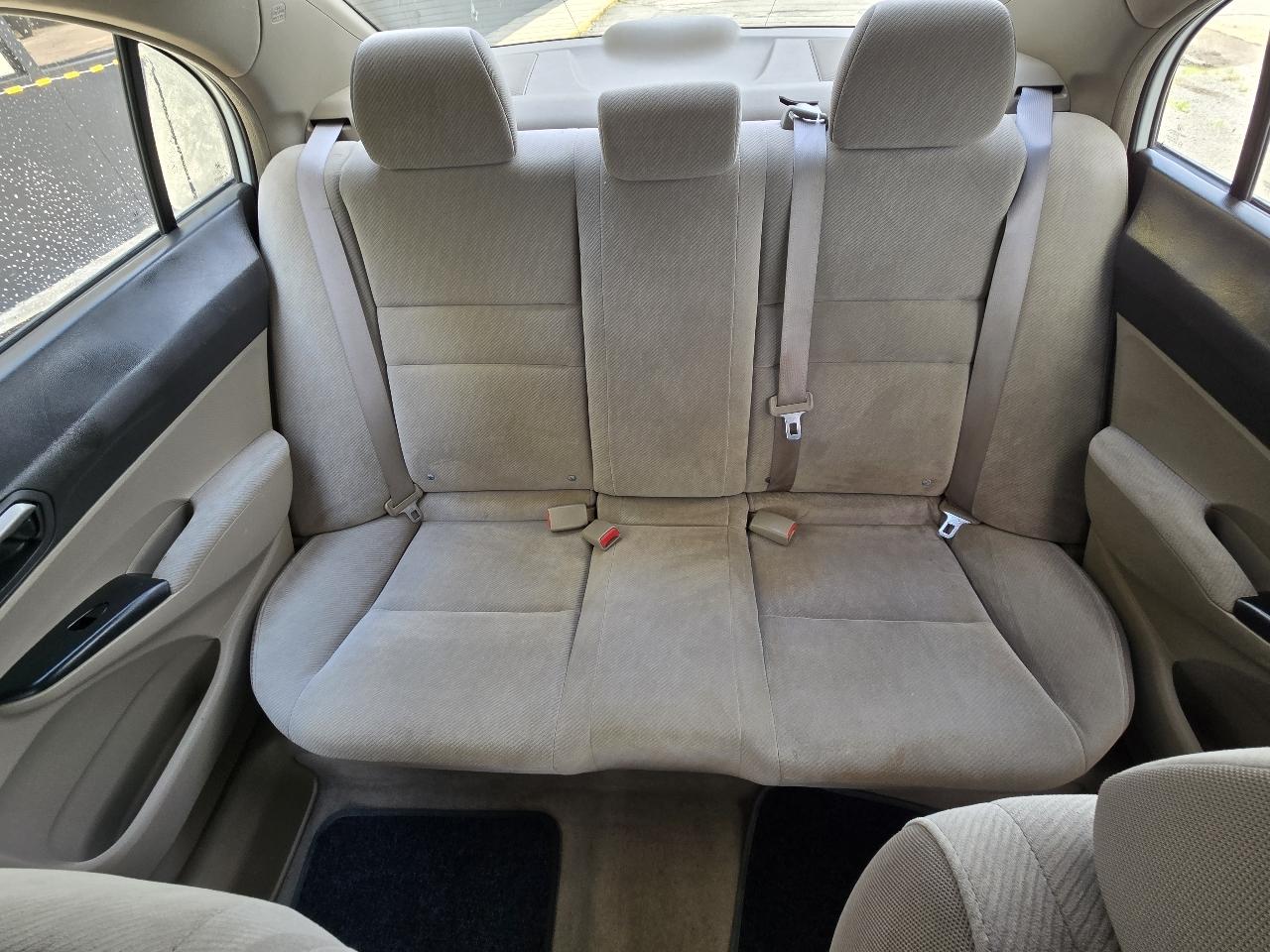 Honda Civic LX Sedan 5-Speed AT 2011