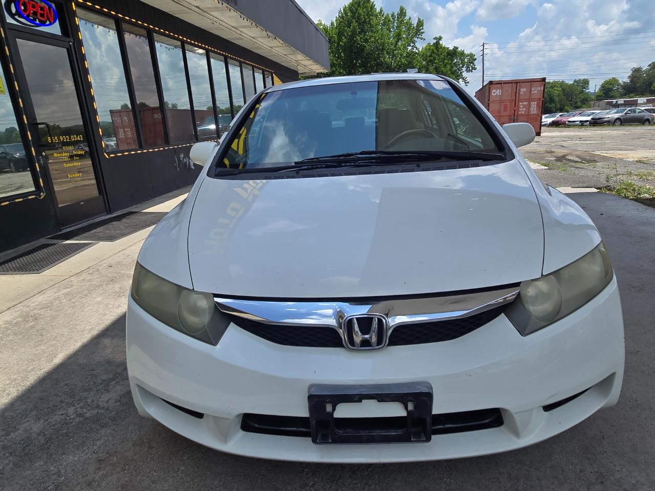 Honda Civic LX Sedan 5-Speed AT 2011