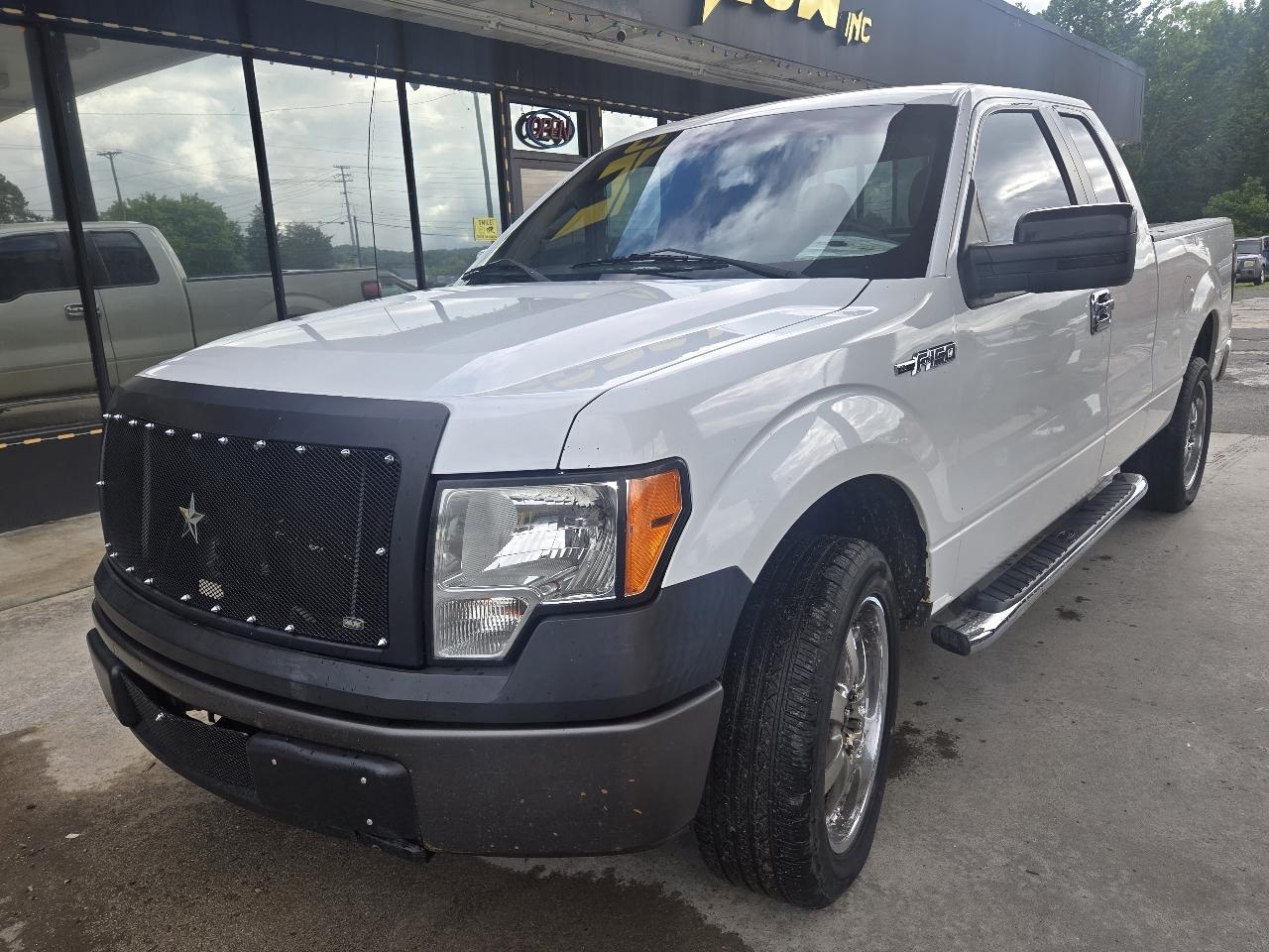 Ford F-150 XLT SuperCab 8-ft. Bed 2WD 2010