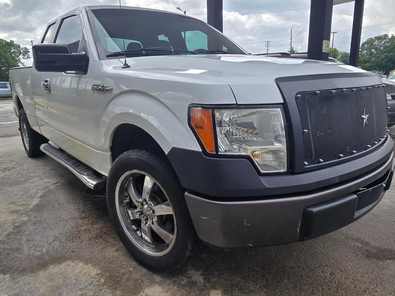 Ford F-150 XLT SuperCab 8-ft. Bed 2WD 2010