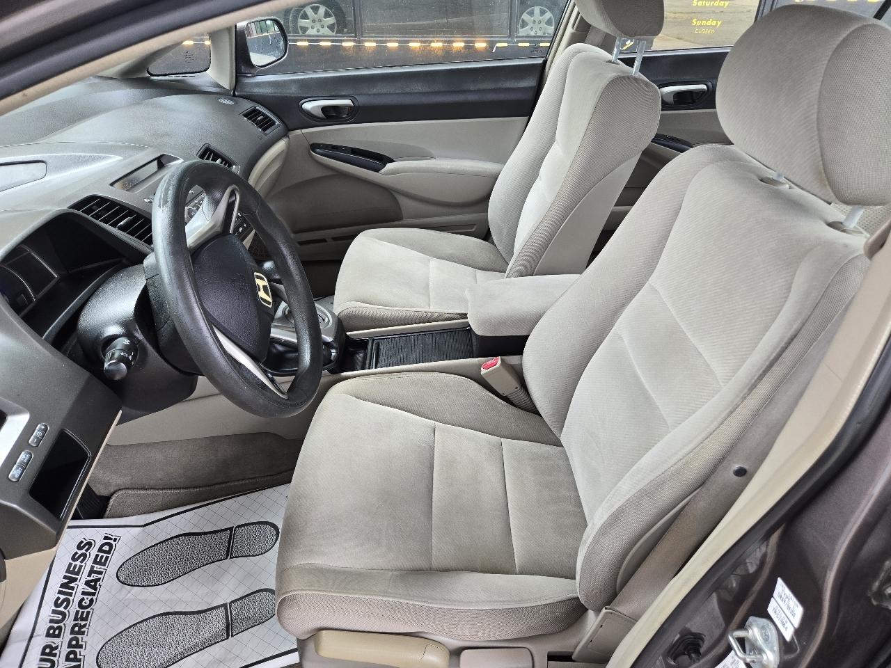 Honda Civic LX Sedan 5-Speed AT 2010