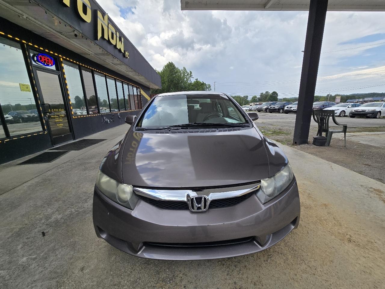 Honda Civic LX Sedan 5-Speed AT 2010