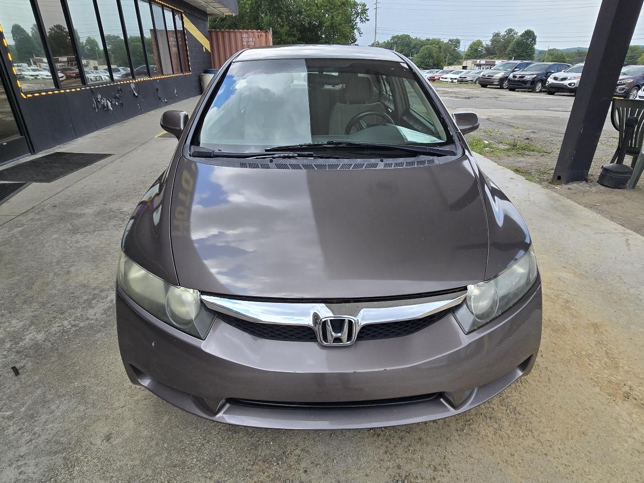 Honda Civic LX Sedan 5-Speed AT 2010
