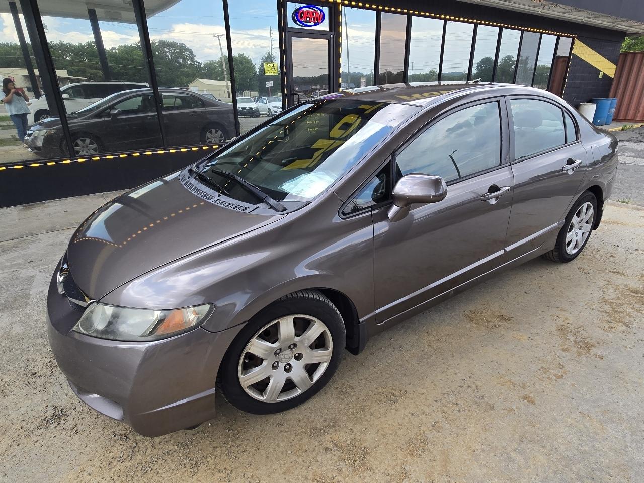 Honda Civic LX Sedan 5-Speed AT 2010