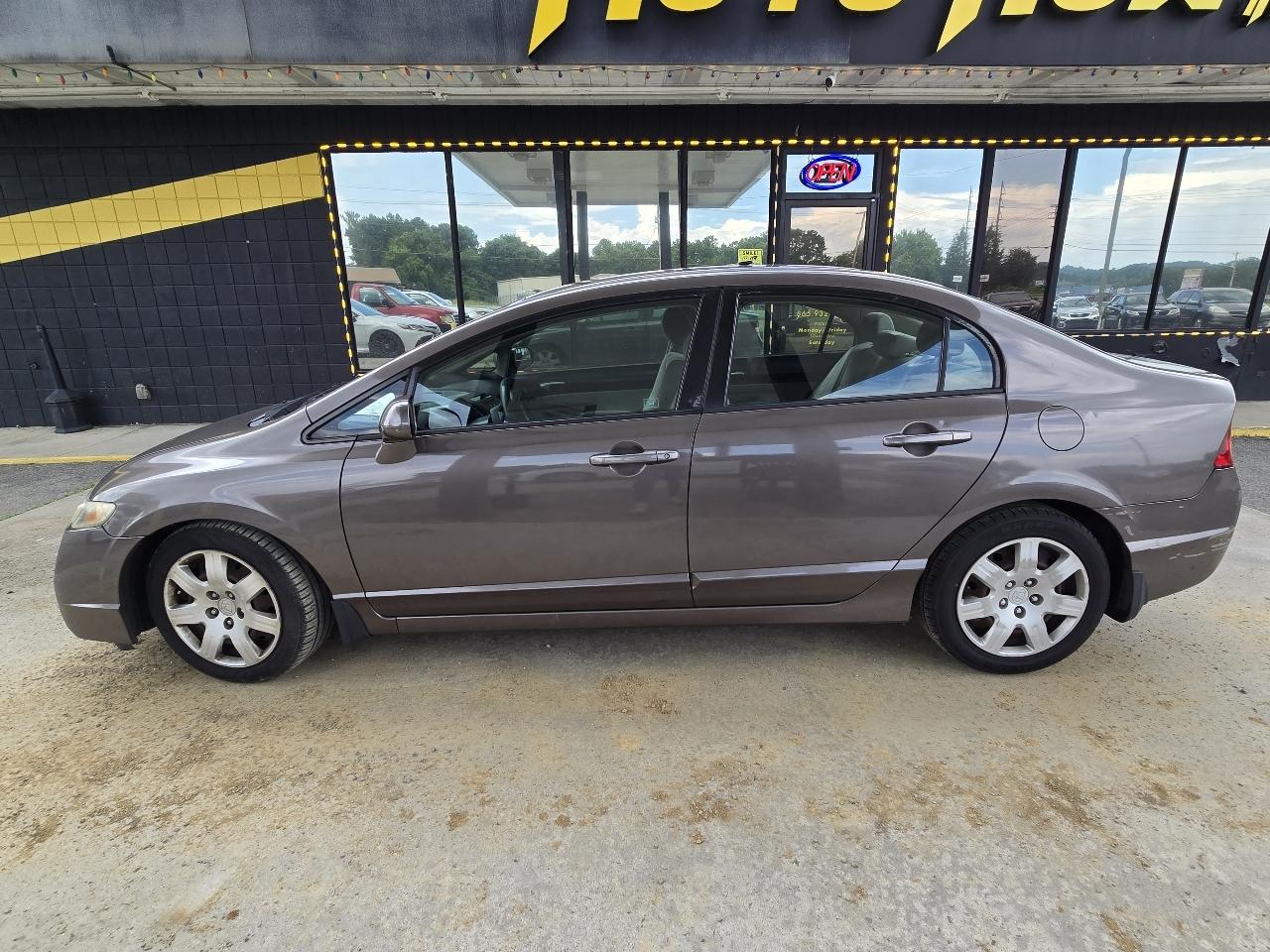 Honda Civic LX Sedan 5-Speed AT 2010